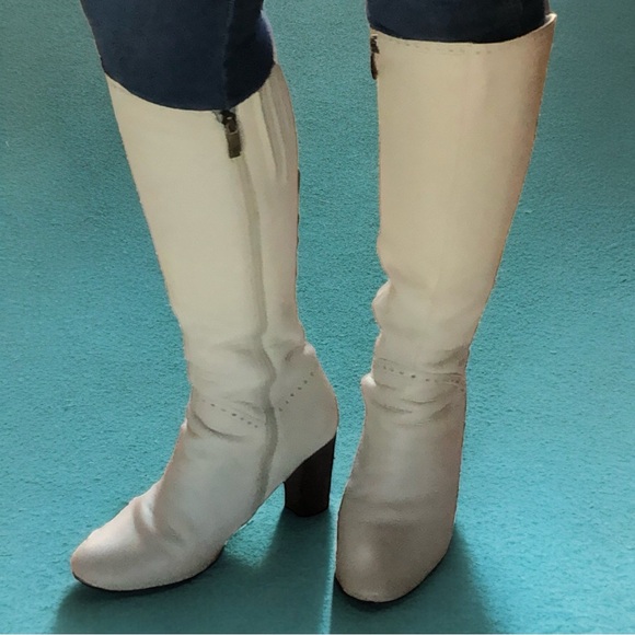 RiaRosa White Leather Heeled Boots – Size 38 (US 8) - Picture 8 of 12